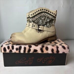 Naughty Monkey Lysandra Cream Leather Embellished Short Boots Womens 8.5 NMW1236